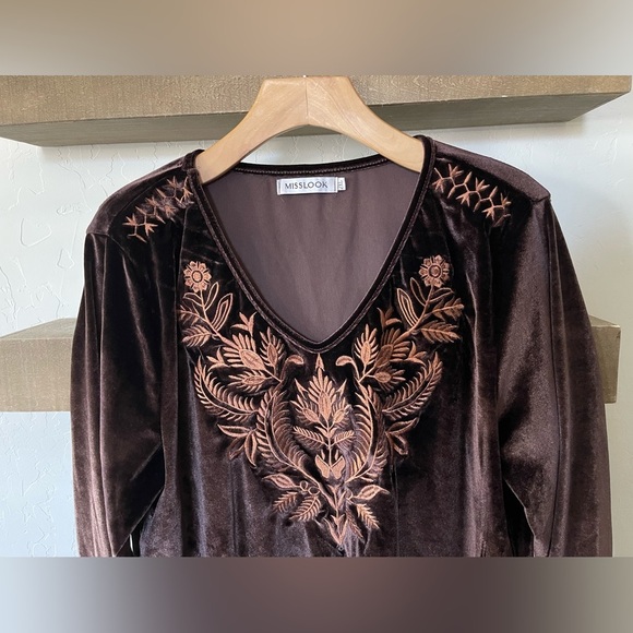 Misslook|Brown Velvet Tunic Top with Floral Embroidered Accent, Size 2x•••Boho - Picture 3 of 11